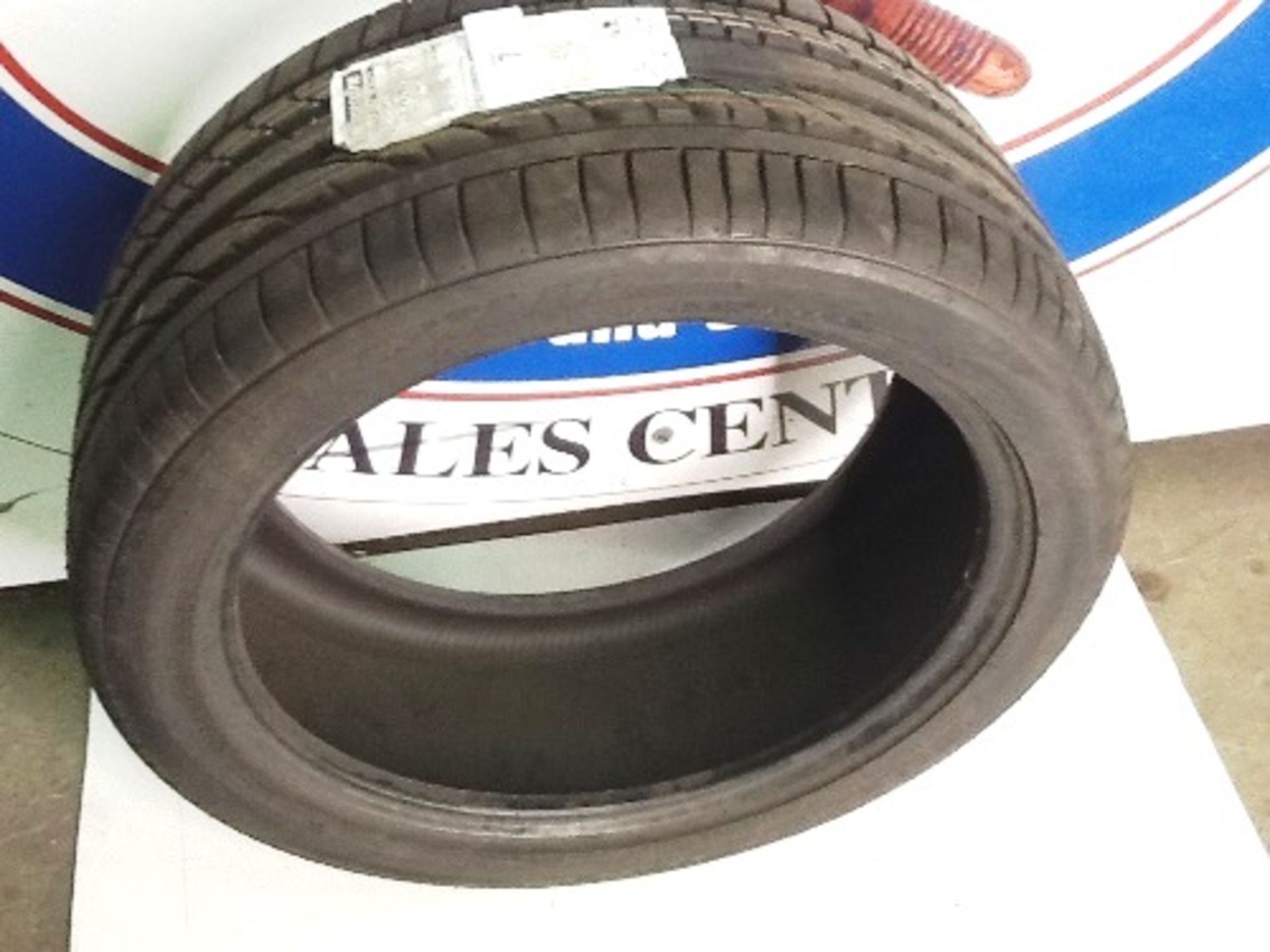 1 x Bridgestone Dueller H/P Sport tyre, size 275/40 R20 106W XL for BMW X5-X6 - New with labels ( - Image 2 of 2