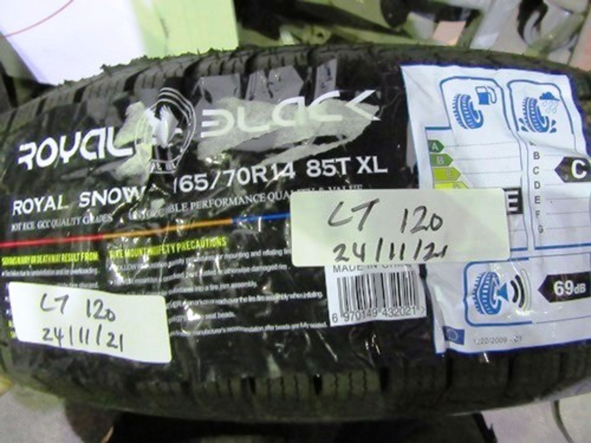 1 x Prestivo PV-HP2 tyre, size 185/55R14 80H, 1 x Royal Snow tyre, size 165/70R14 85T XL and 1 x - Image 2 of 2