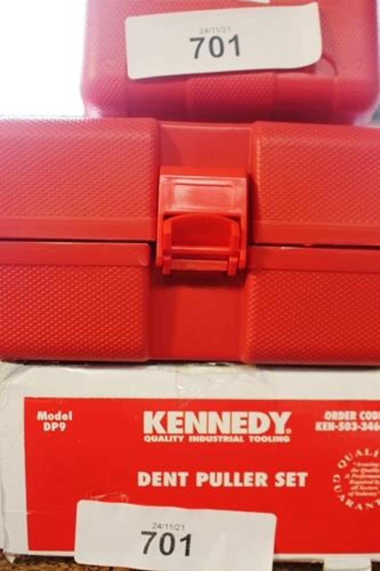 1 x Kennedy dent puller set, 1 x Kennedy 5T and 1 x 2T bottles jacks and 1 x ALB 30558 vacuum - Image 2 of 4