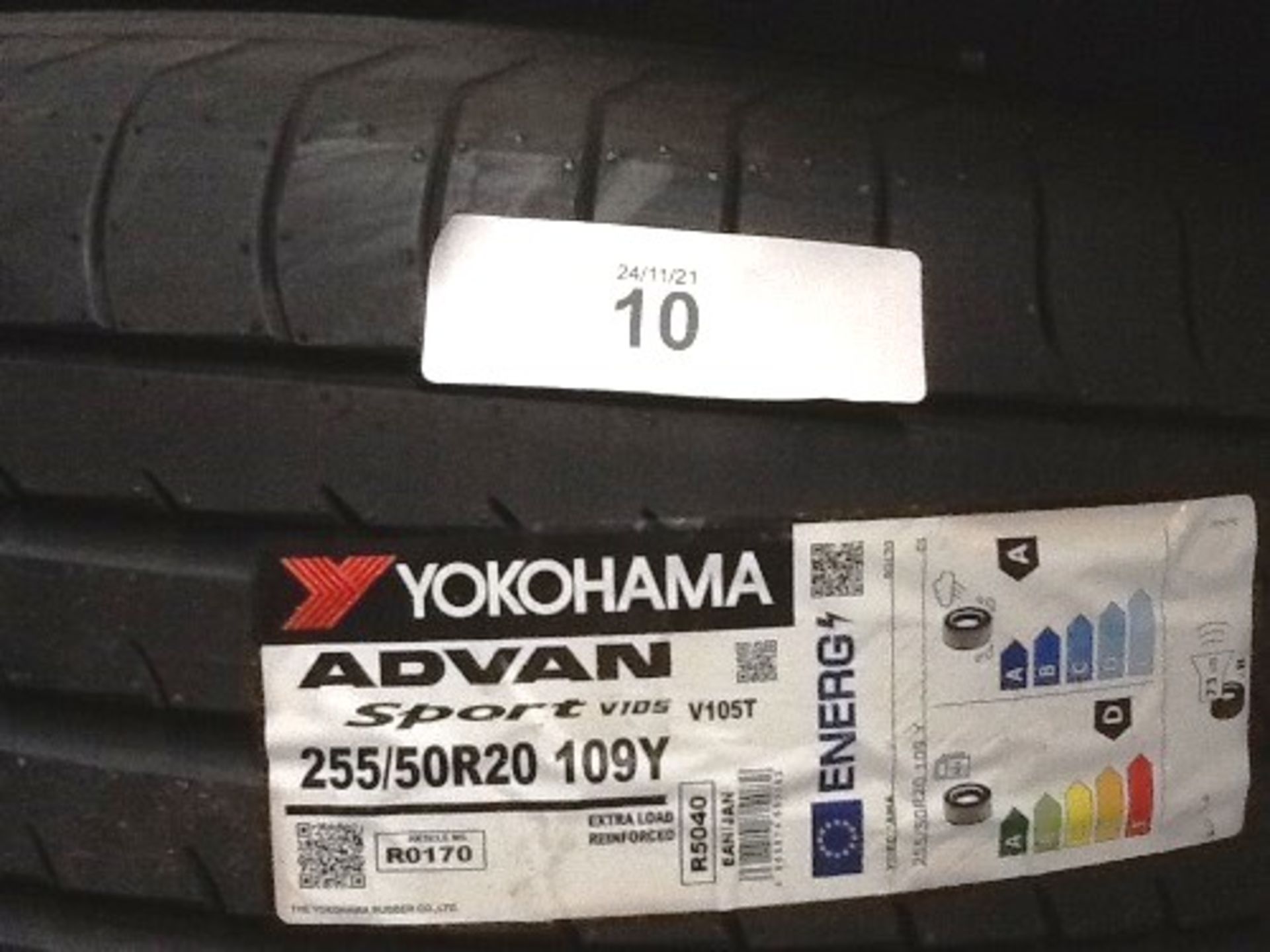 1 x Yokohama Advan Sport Extra-Load reinforced tyre, size 255/50R20 109Y V105 - New with labels (