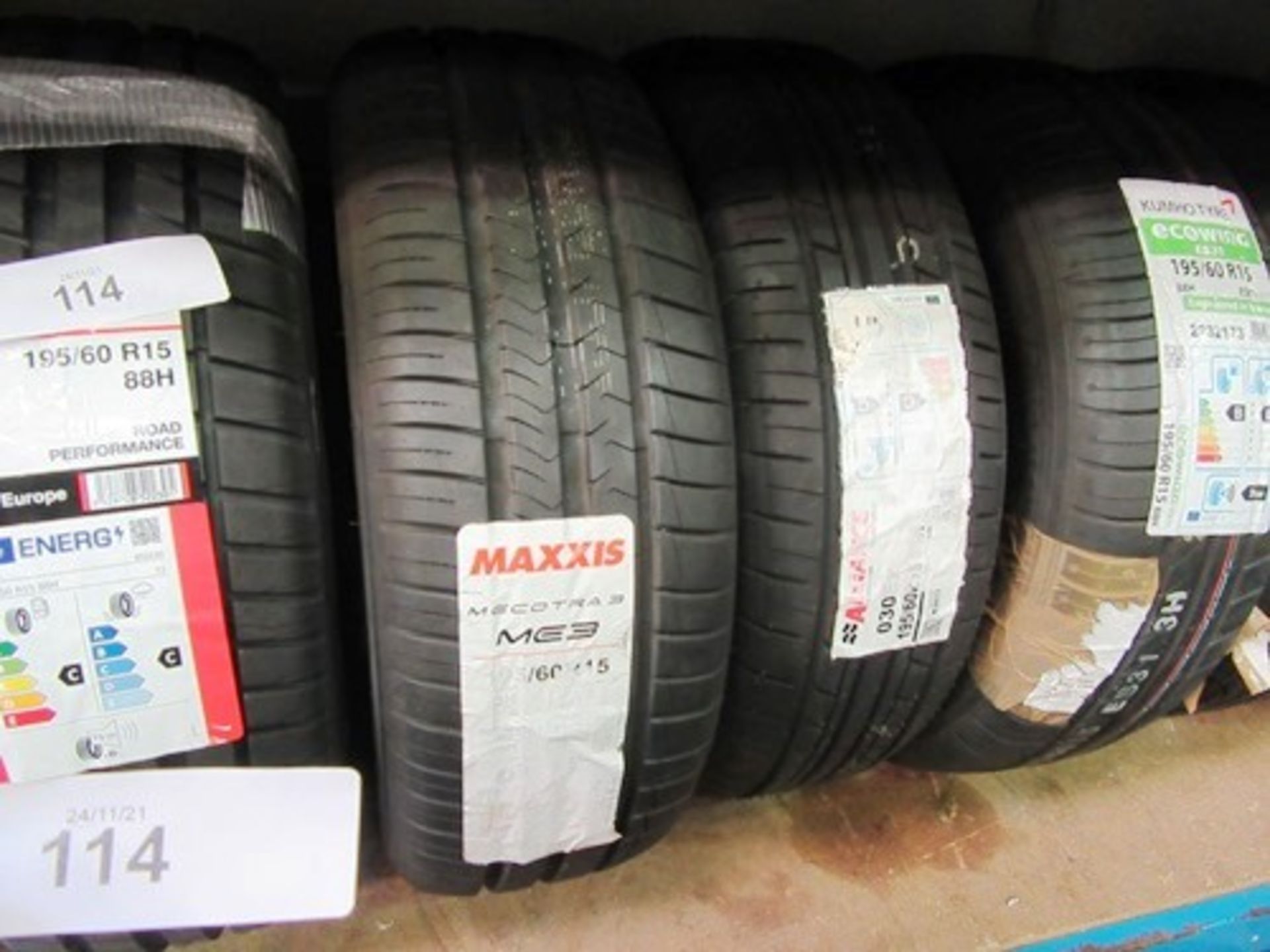 1 x Goodyear Vector 4 seasons Gen 2 tyre, size 195/60R15 88H, new with labels,Riken Road Performance