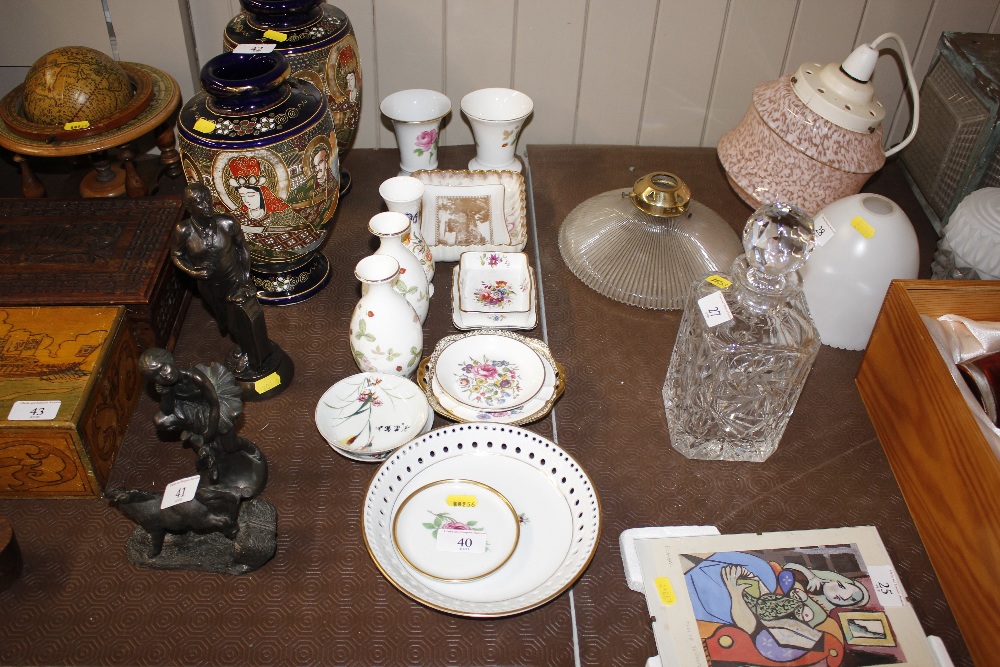 A quantity of various decorative china to include