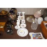 A quantity of various decorative china to include