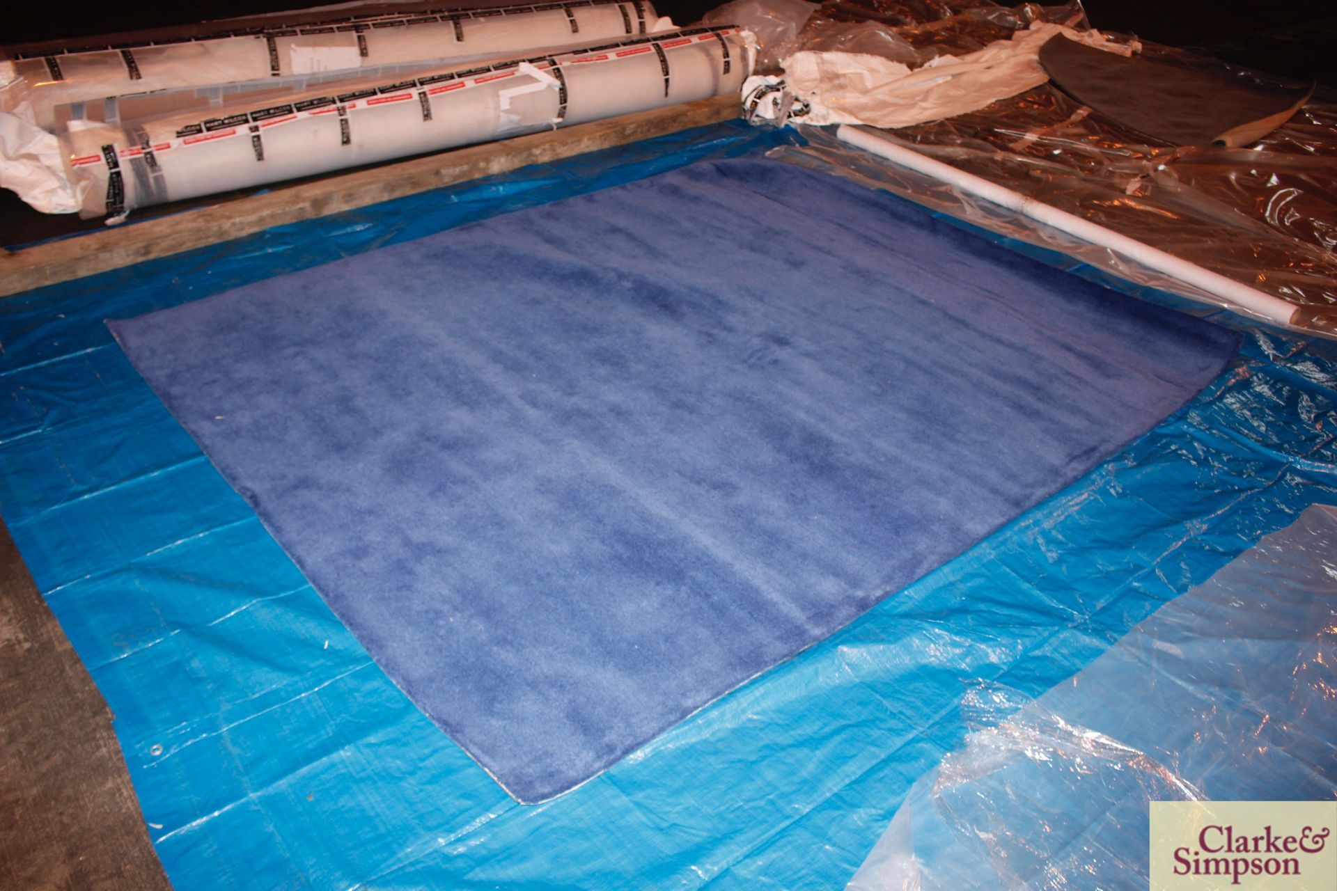 200cm x 250cm blue 100% Indian wool rug (C1).