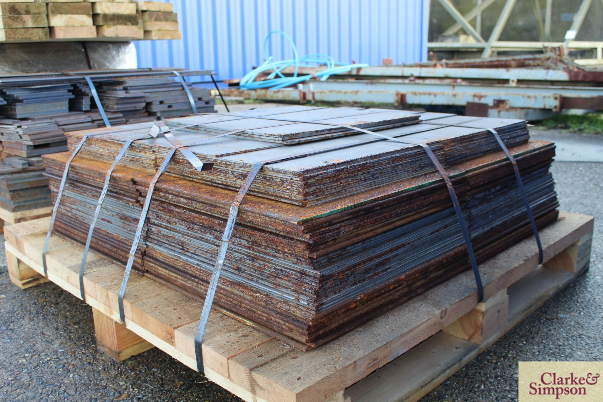 Pallet containing a quantity of steel plates. - Image 2 of 4