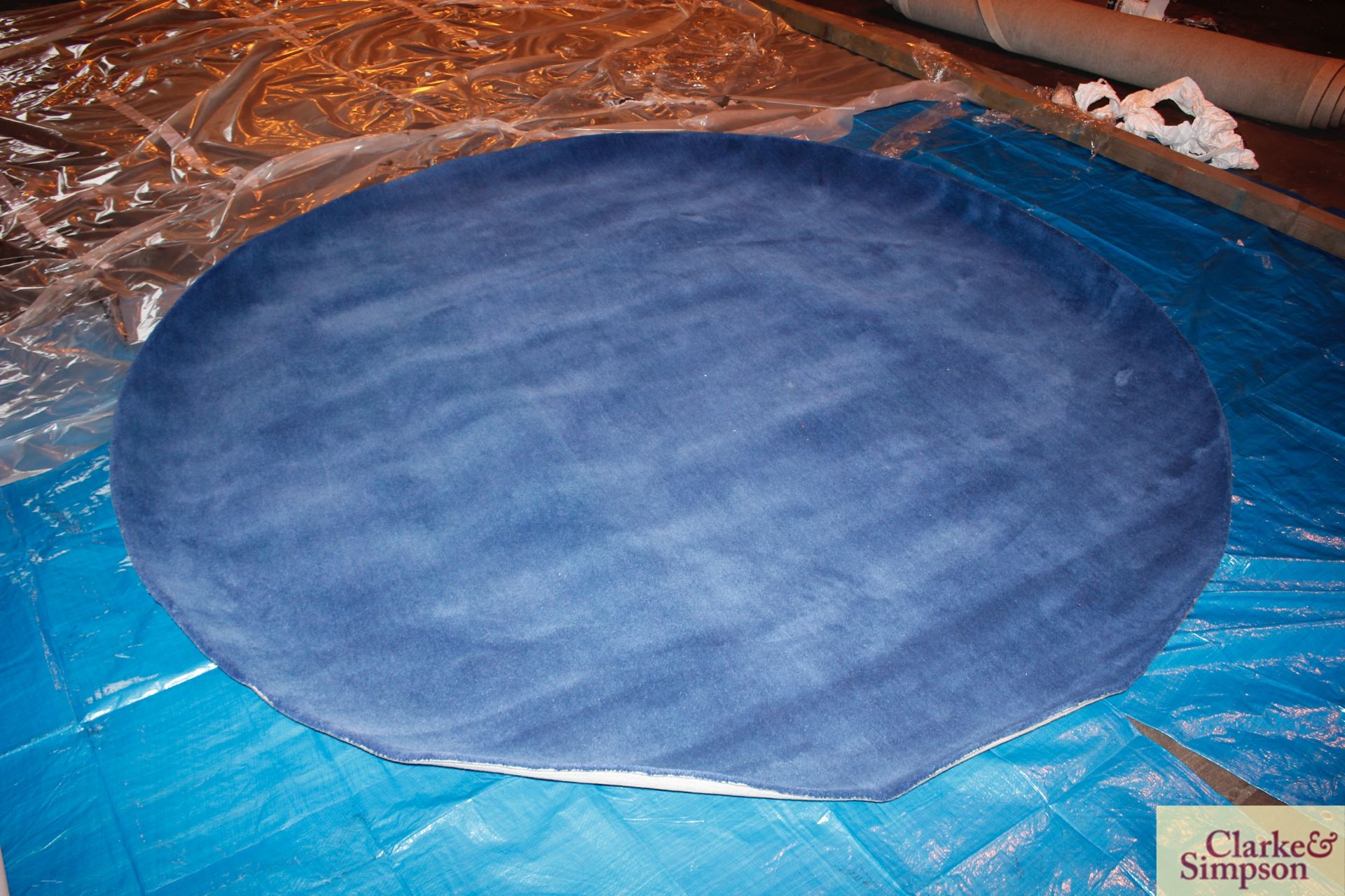 250cm circular blue 100% Indian wool rug (C5).