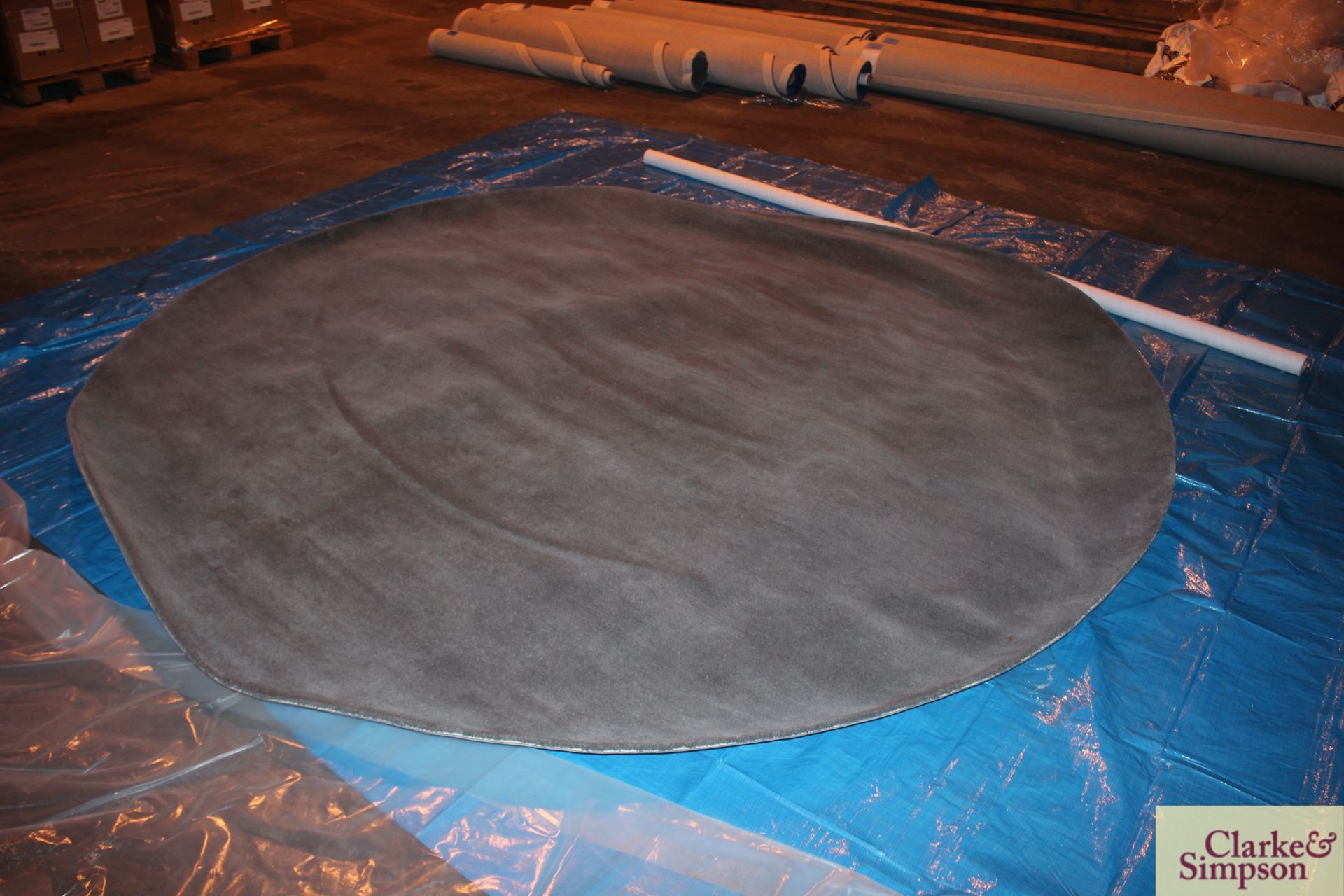 300cm round grey 100% Indian wool rug (C10). - Image 2 of 6