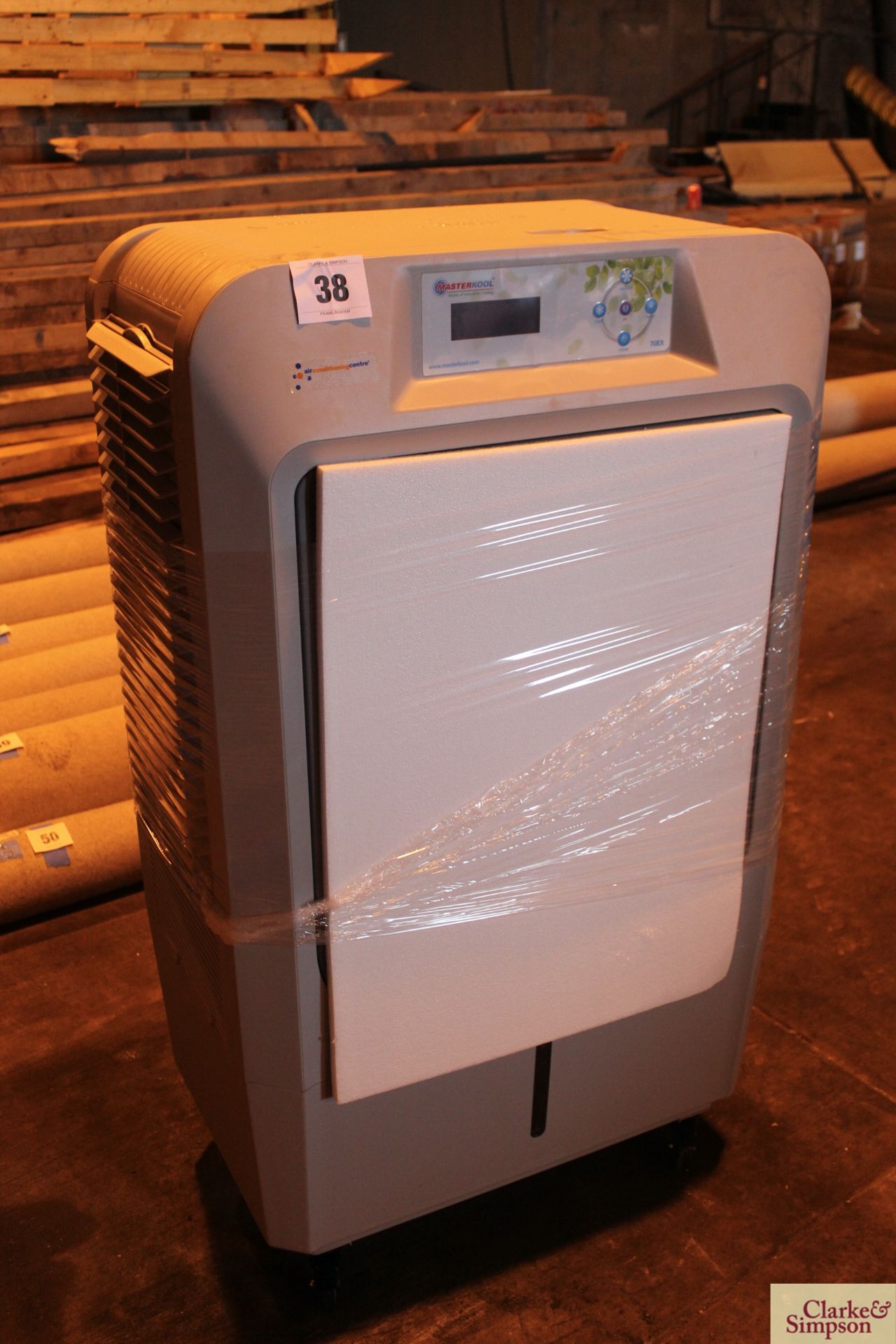 MasterKool iKool mobile air cooler. Model MIK-70EX. 2019. Minor damage to side and rear. Click