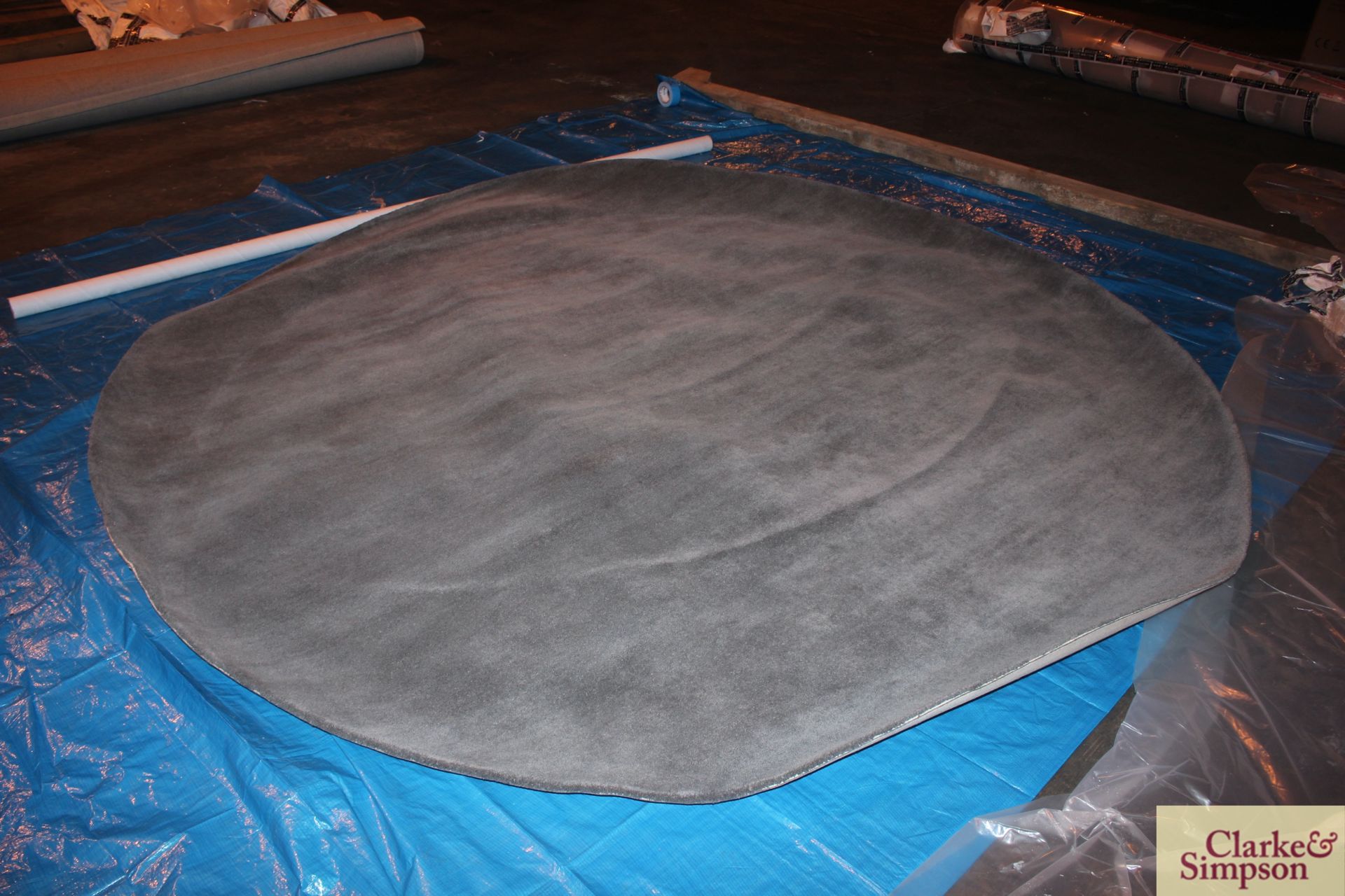 300cm round grey 100% Indian wool rug (C10). - Image 3 of 6