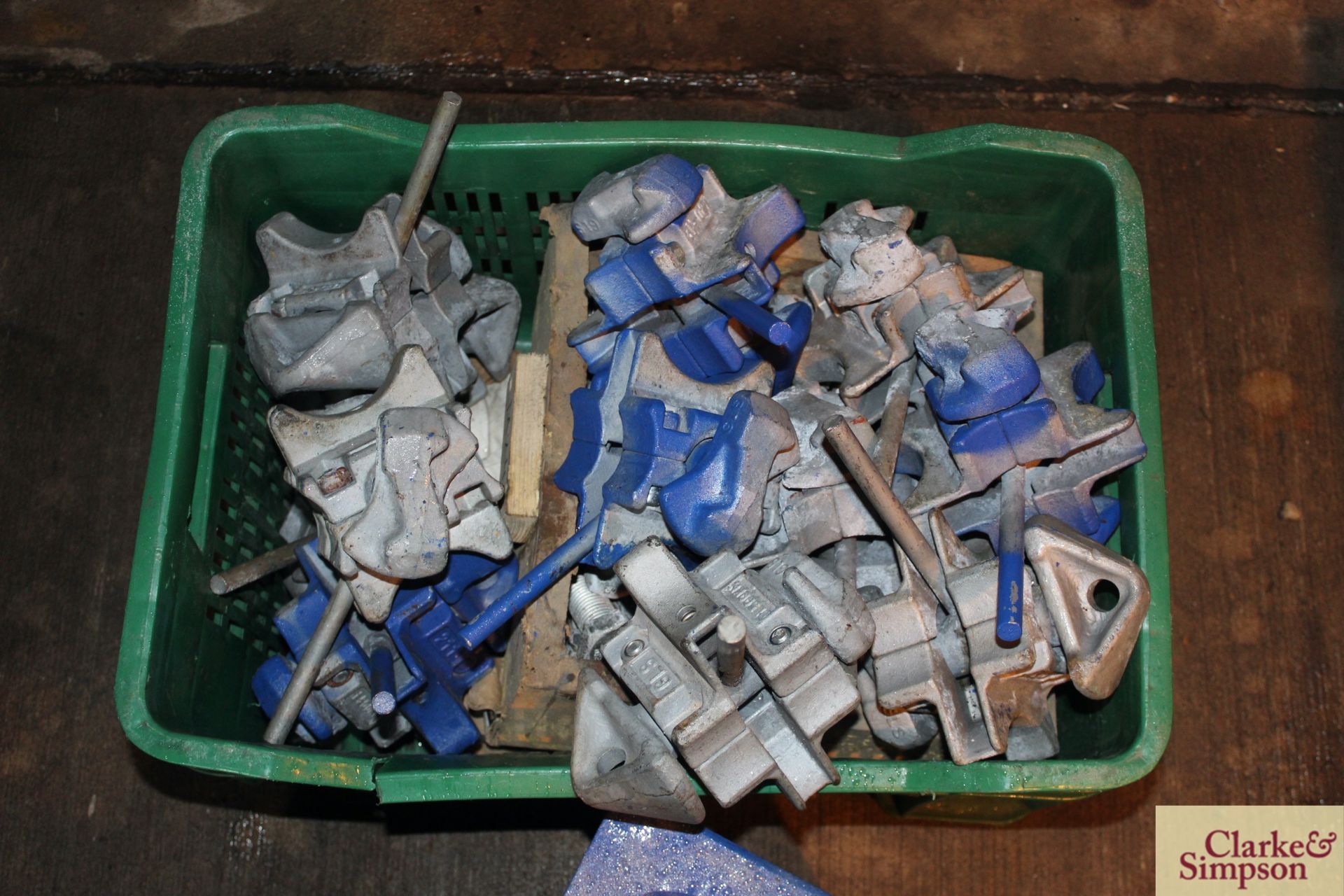 Quantity of ISO locks for containers and container blocks. - Image 2 of 3