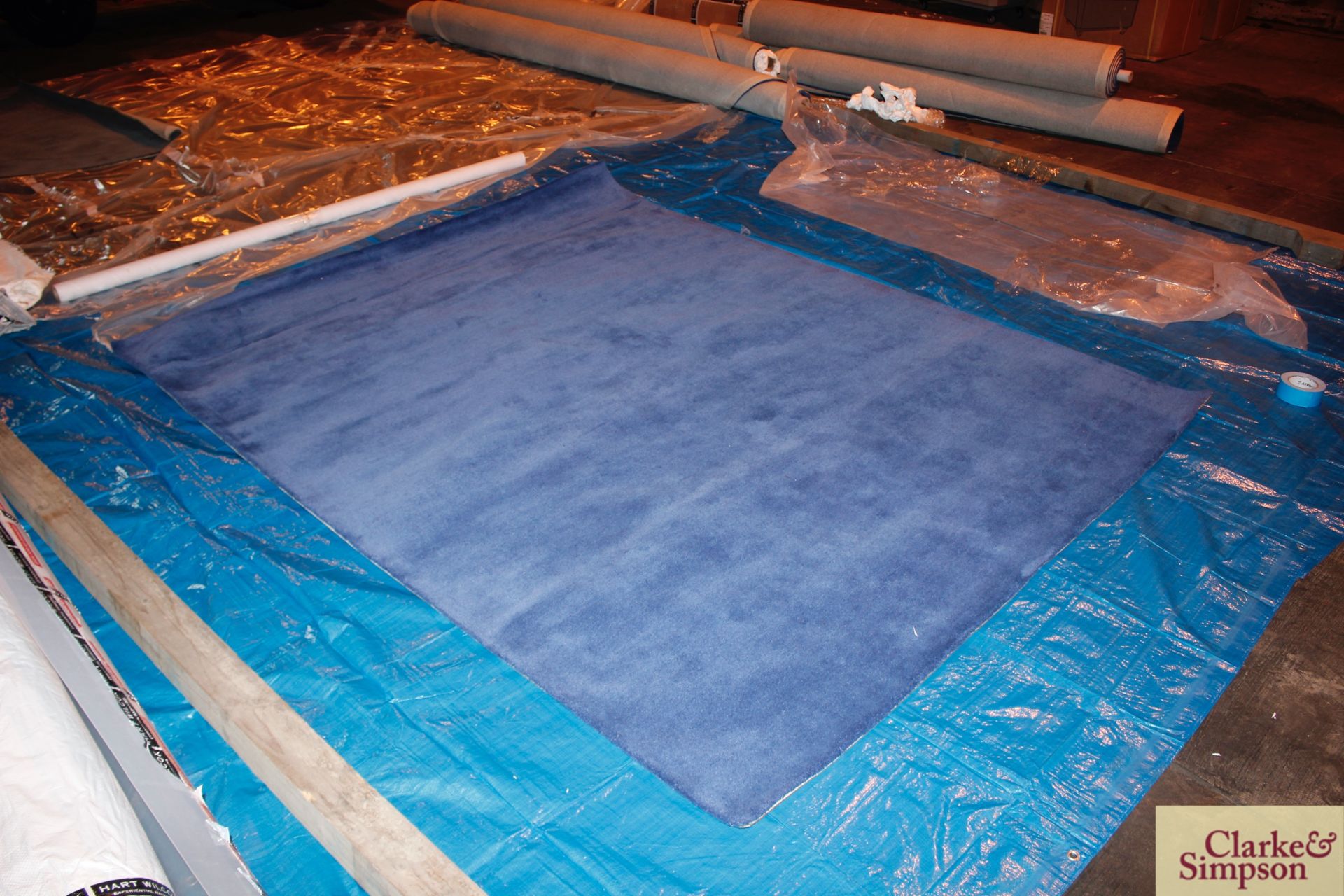 200cm x 250cm blue 100% Indian wool rug (C1). - Image 2 of 5