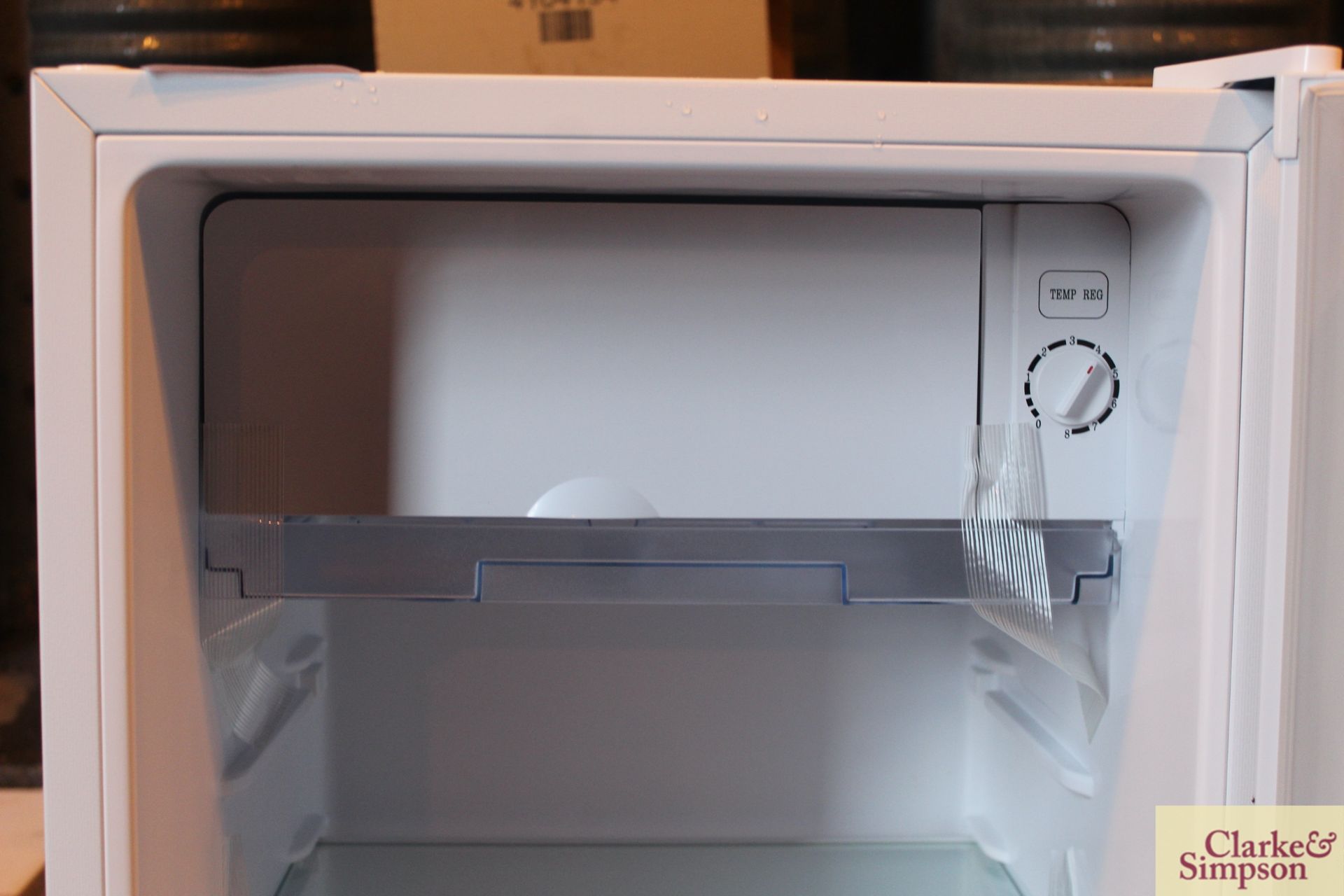 Fridgemaster undercounter fridge. - Image 4 of 4