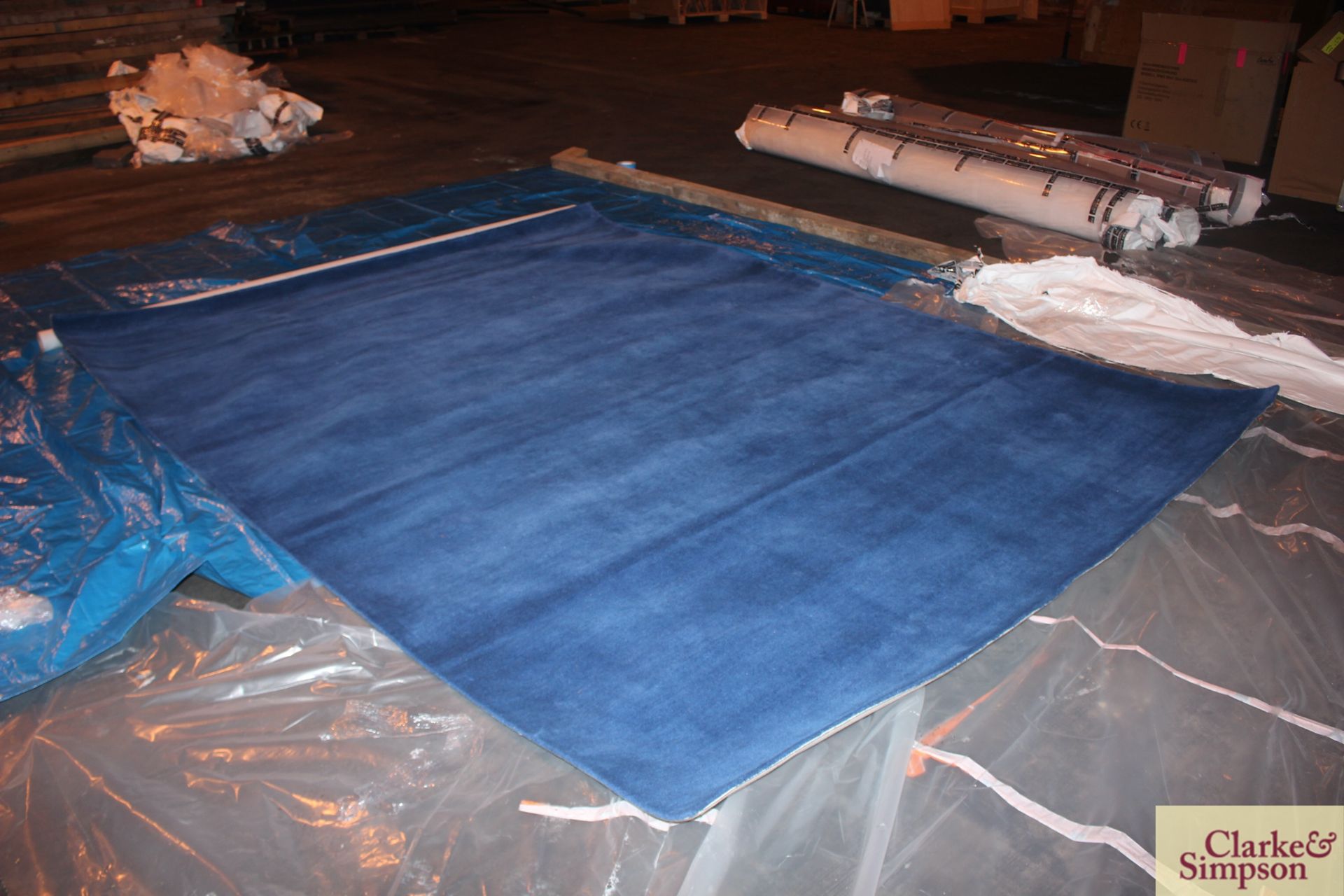 275cm x 350cm square blue 100% Indian wool rug (C8). - Image 3 of 6