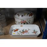 A Worcester oven-to-tableware casserole and baking