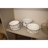 A Booths chamber pot decorated in the pine cone pa