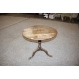 A Georgian mahogany tilt top tea table