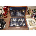 A "Kings" pattern stainless steel cutlery set