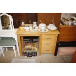 A pedestal desk fitted three drawers