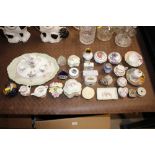 Miscellaneous small porcelain items to include var