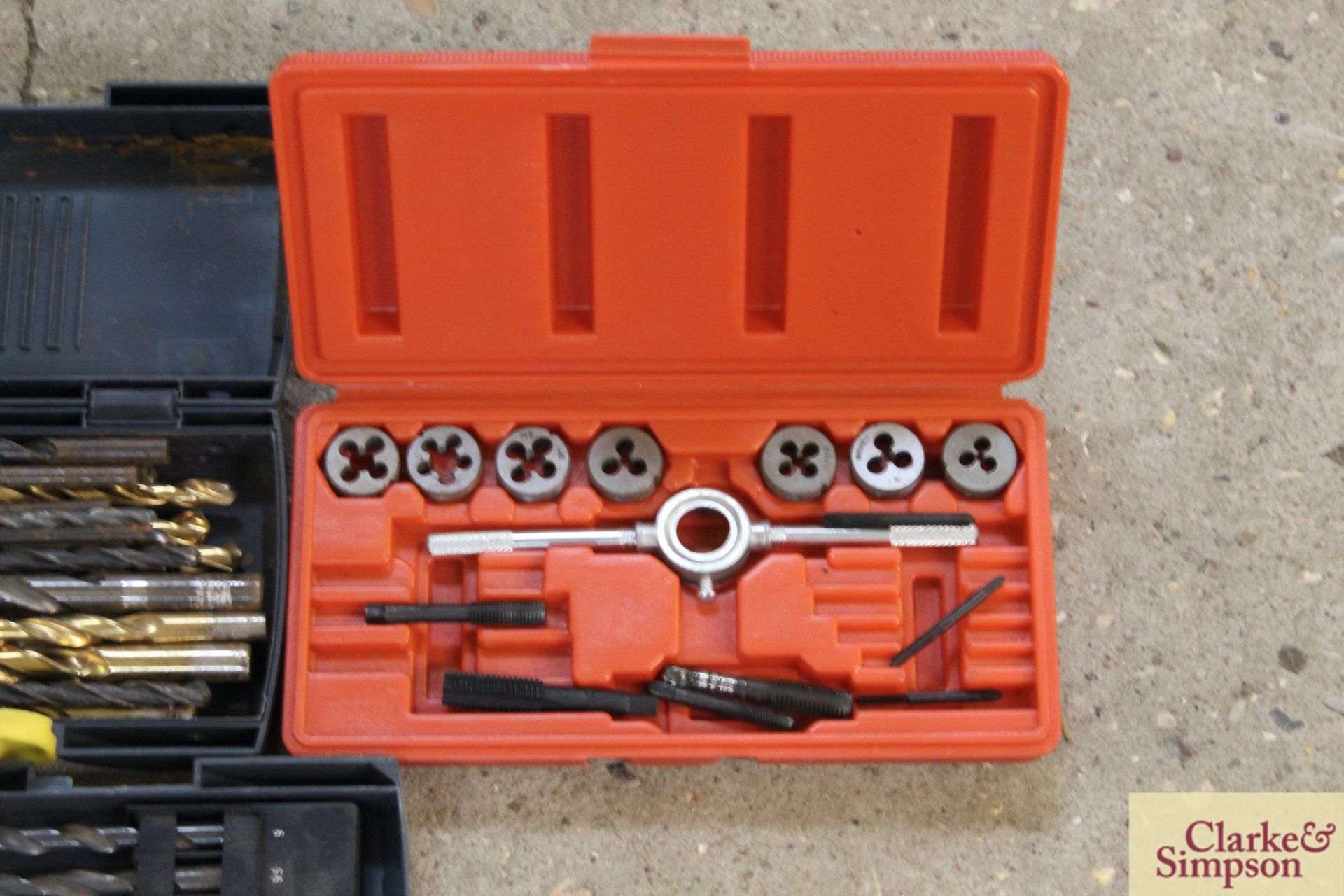 Box containing various drill bits, router bits, chisel set etc. - Image 5 of 5