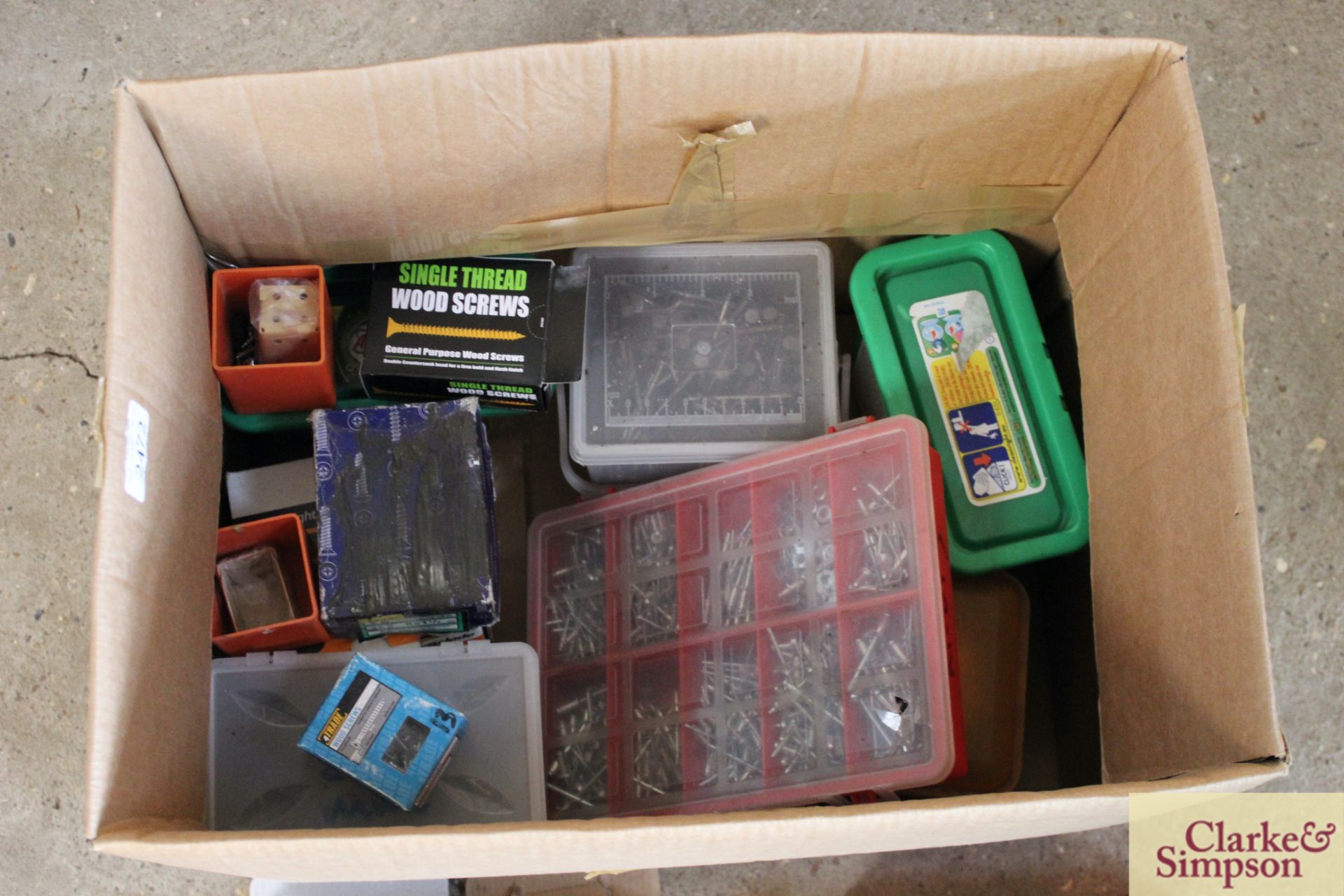 Large quantity of screws and other fasteners - Image 2 of 4