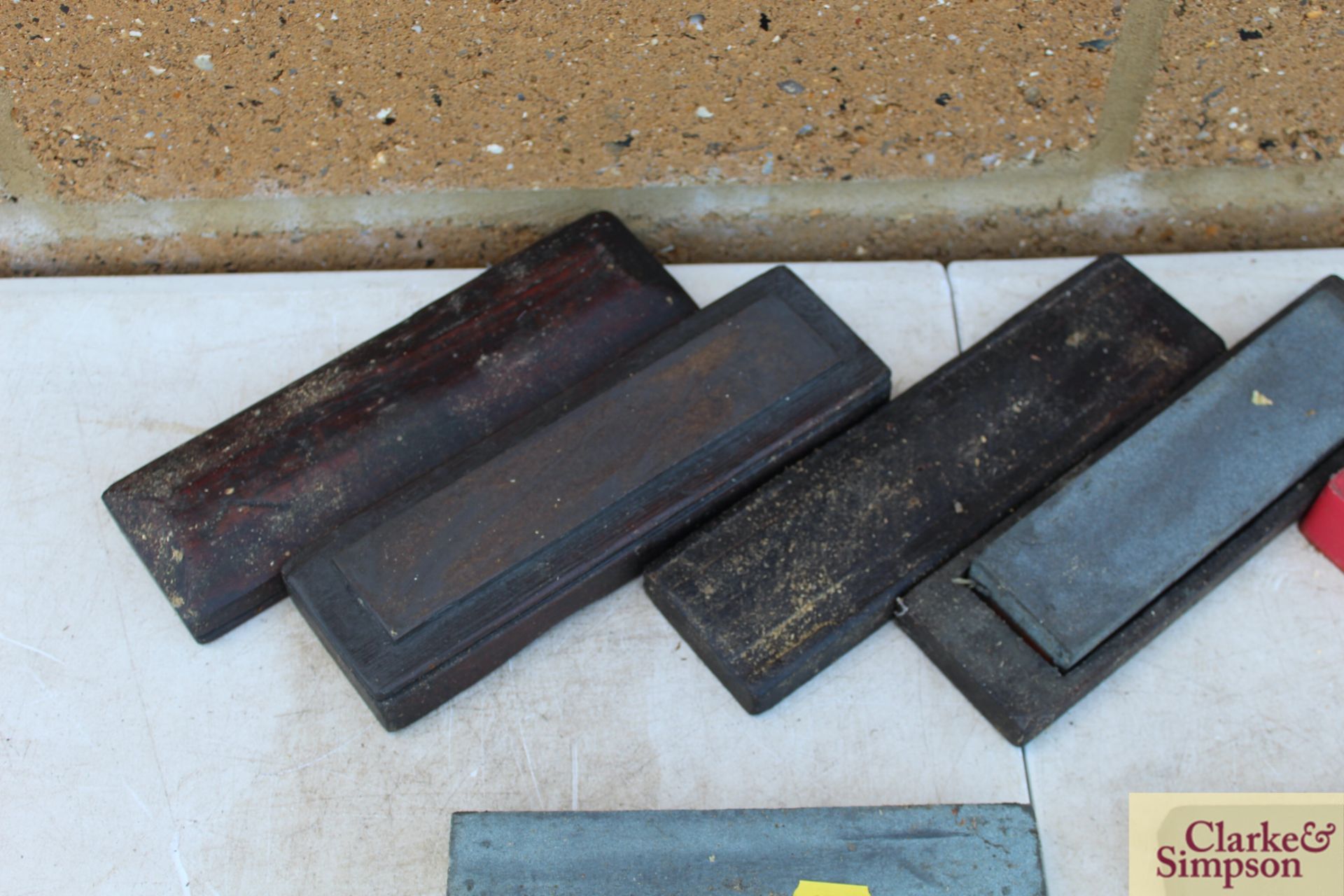 5x sharpening stones. - Image 2 of 4