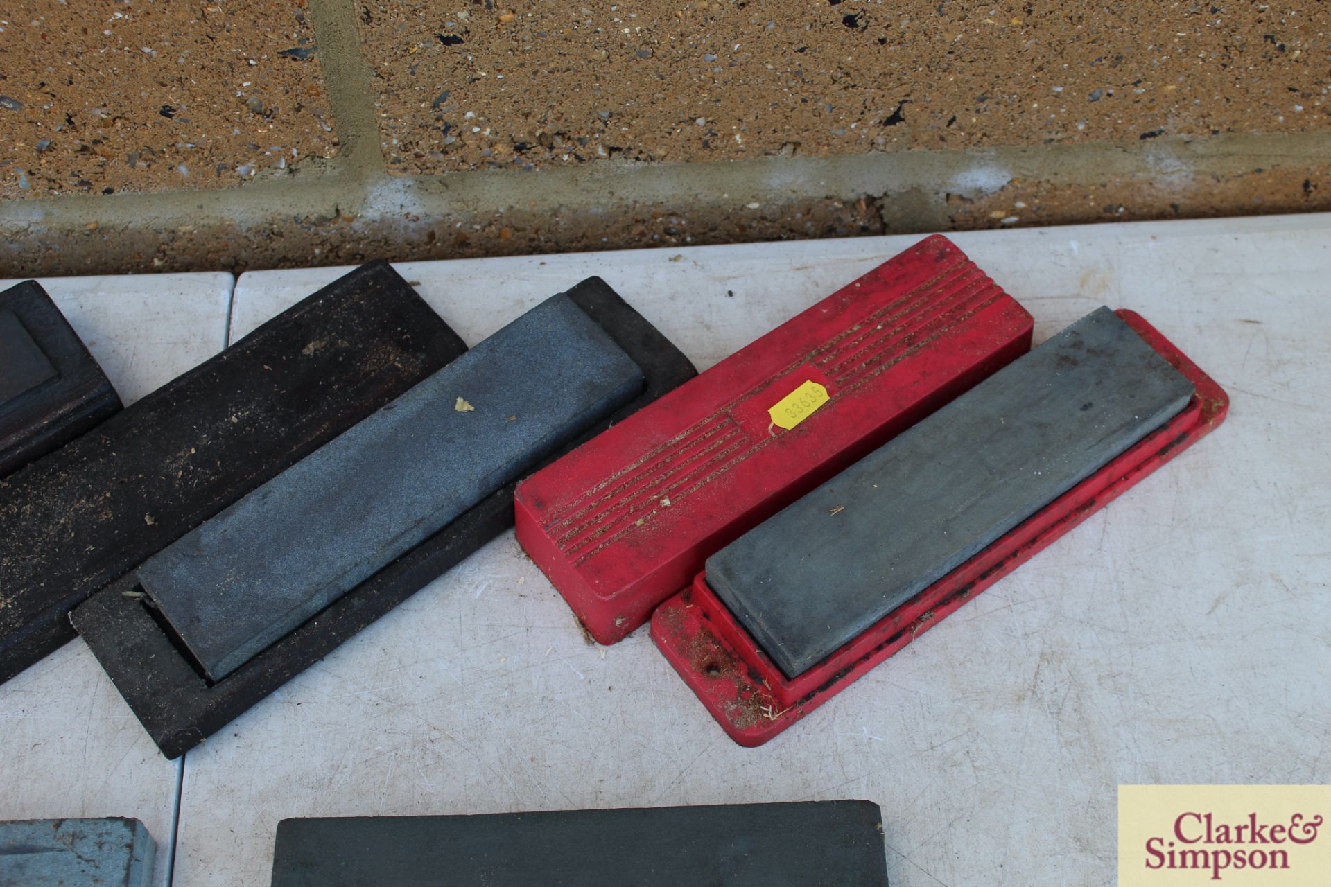 5x sharpening stones. - Image 3 of 4