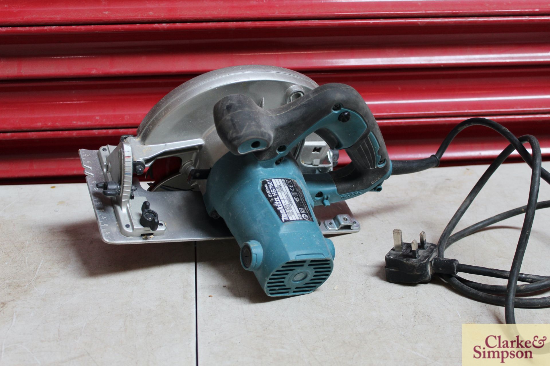 Makita HS7601 240V circular saw in case. - Image 4 of 6