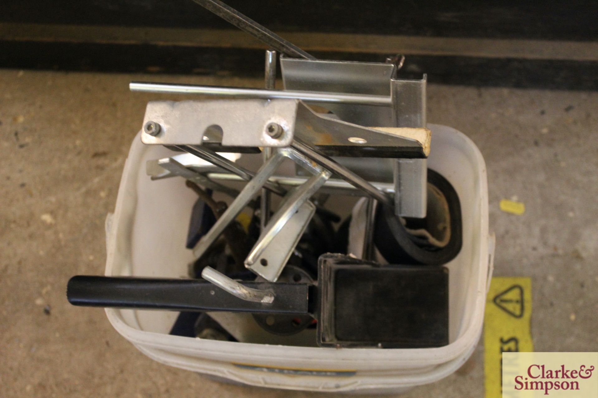 Quantity of various small clamps etc. - Image 2 of 3