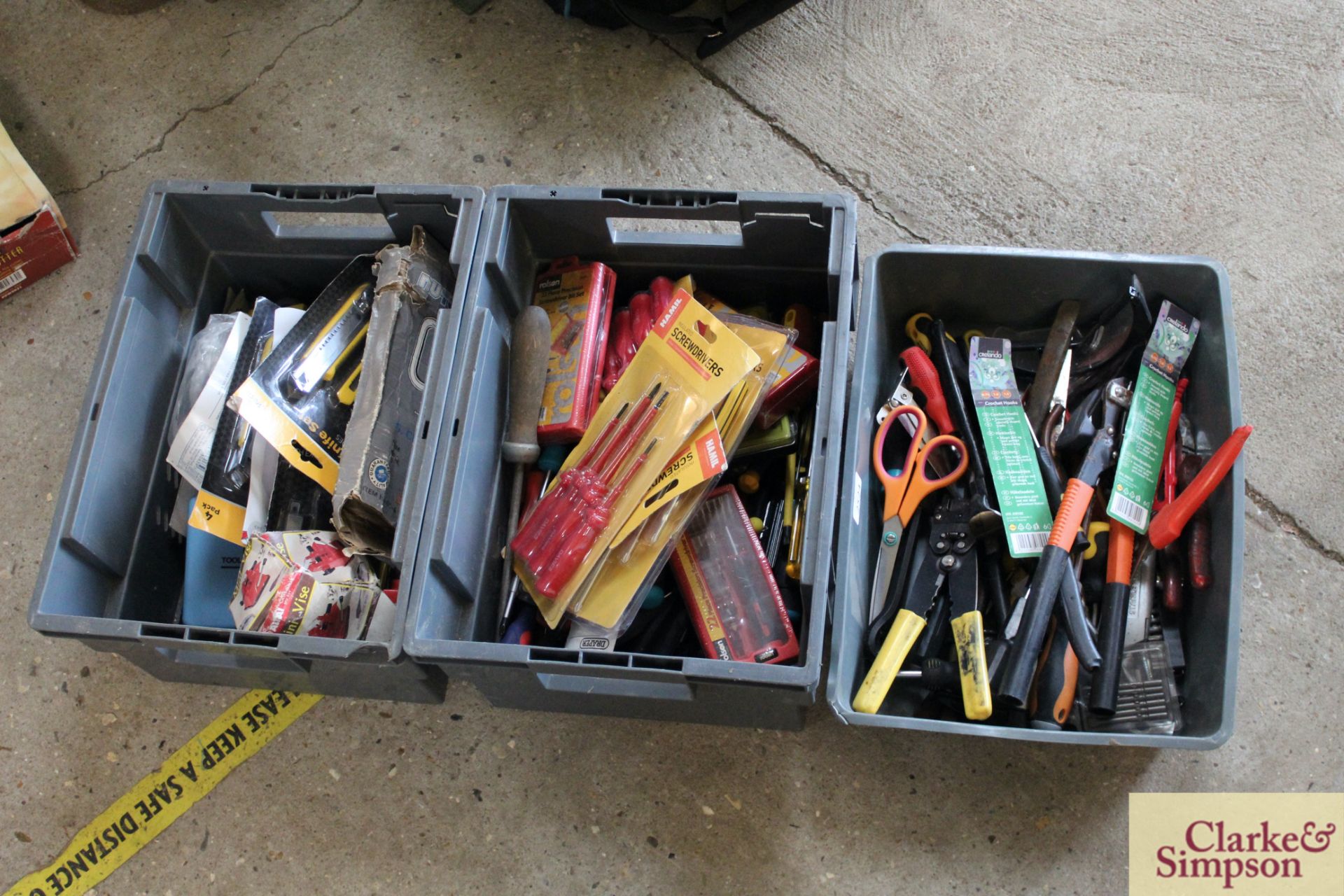 3x trays of hand tools.