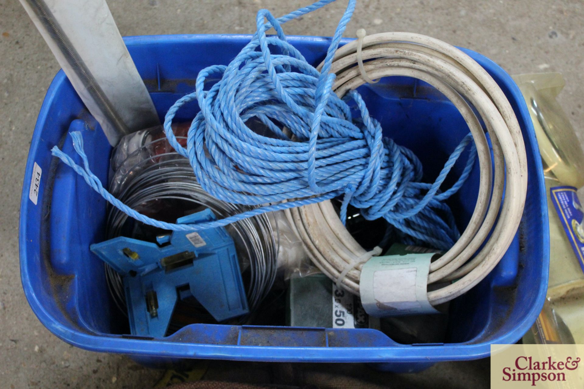 Box of rope, wire, extractor kit etc together with a builder's toolbag containing a quantity of hand - Image 3 of 4