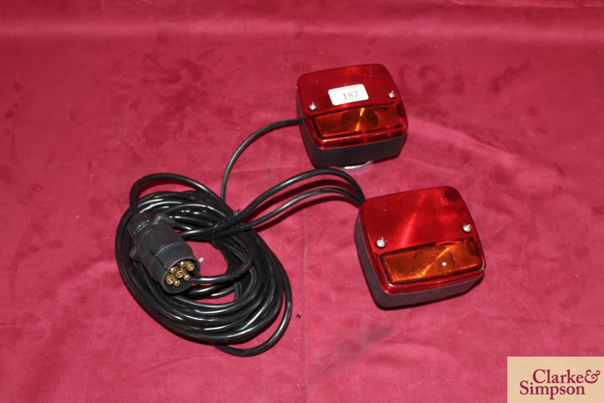 Magnetic trailer light set.*