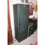 A Milners metal gun cabinet (no key)