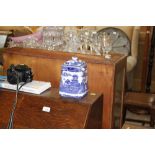A Ringtons Ltd. tea merchants blue and white willo