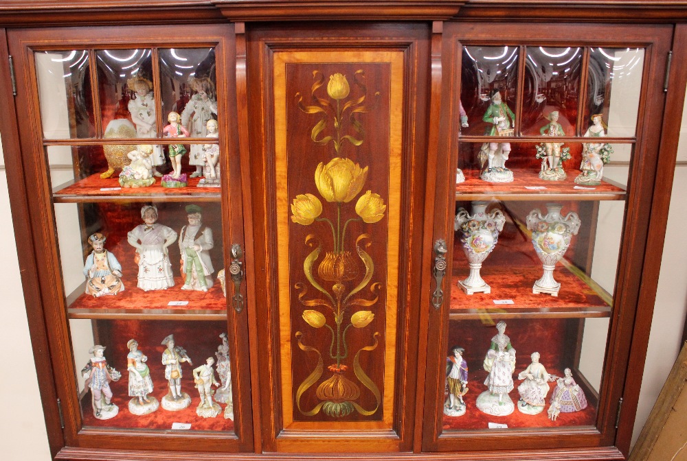 An Art Nouveau mahogany satin wood crossbanded and inlaid display cabinet, having raised mirrored - Image 2 of 2