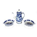 A pair of 19th Century willow pattern chestnut baskets, 21cm; and a 19th Century blue and white
