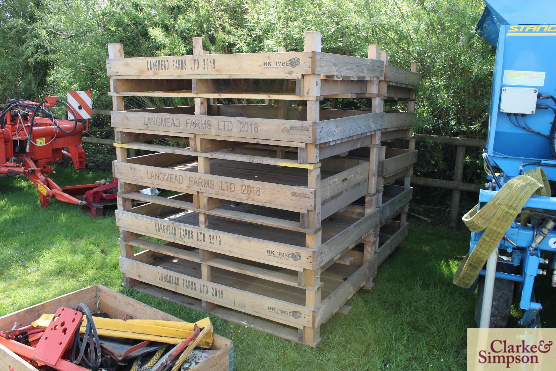 c.280 large chitting trays. Majority are situated Ipswich and to be collected from there by - Image 2 of 2