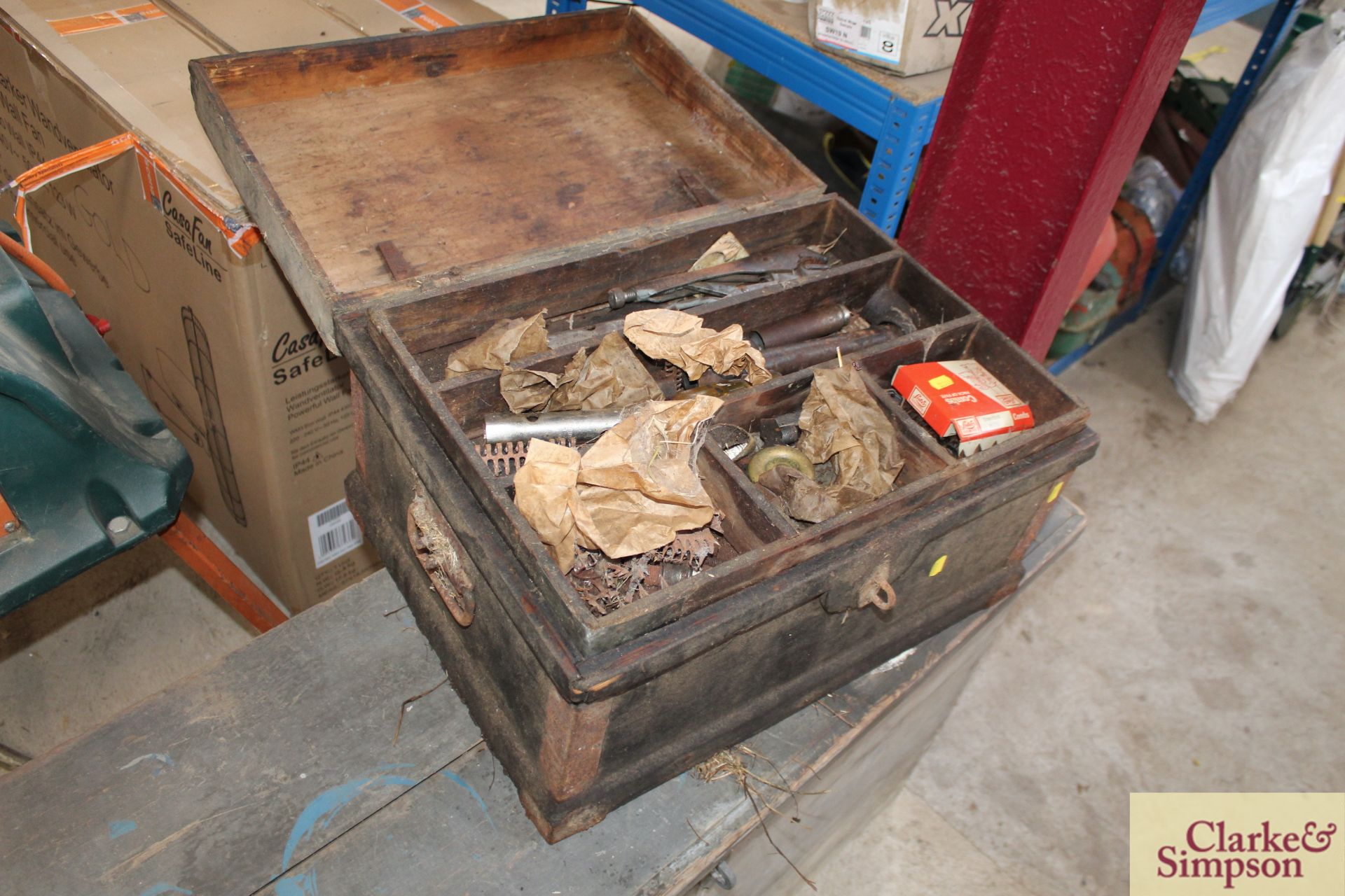 Wooden tool chest/ trunk. - Image 2 of 6