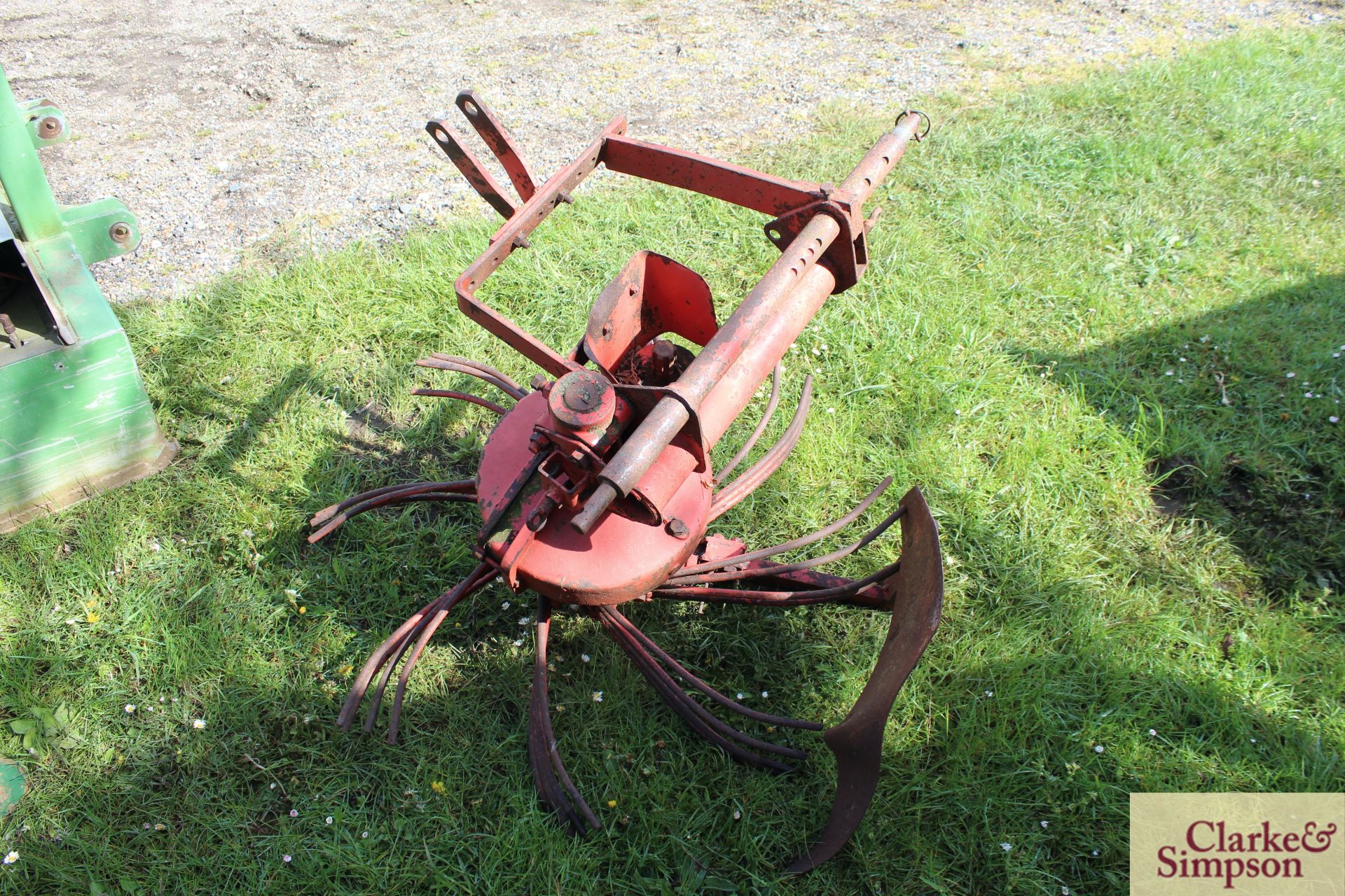 Potato lifter for compact tractor. - Image 3 of 3
