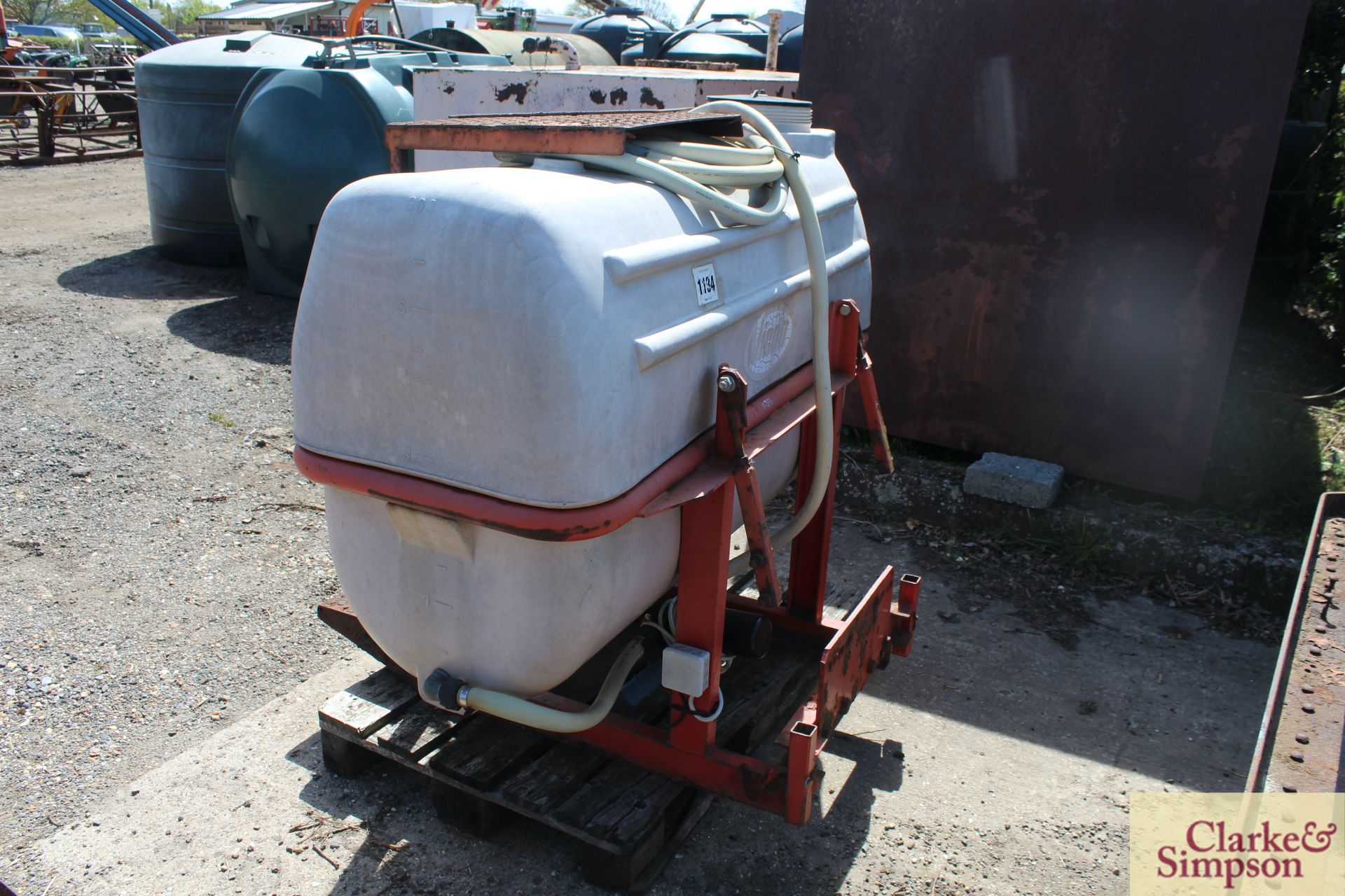Vicon 630L front tank. With pump and electric valve. * - Image 4 of 8