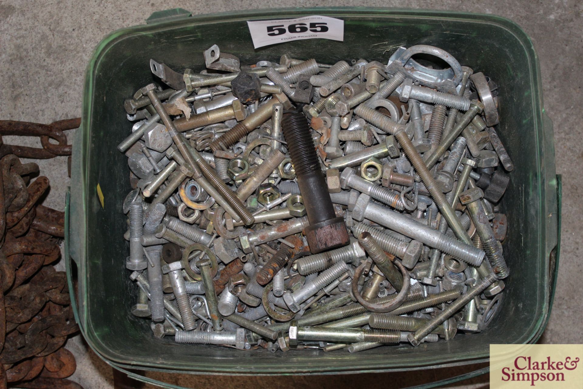 Large quantity of mixed nuts and bolts. * - Image 2 of 2