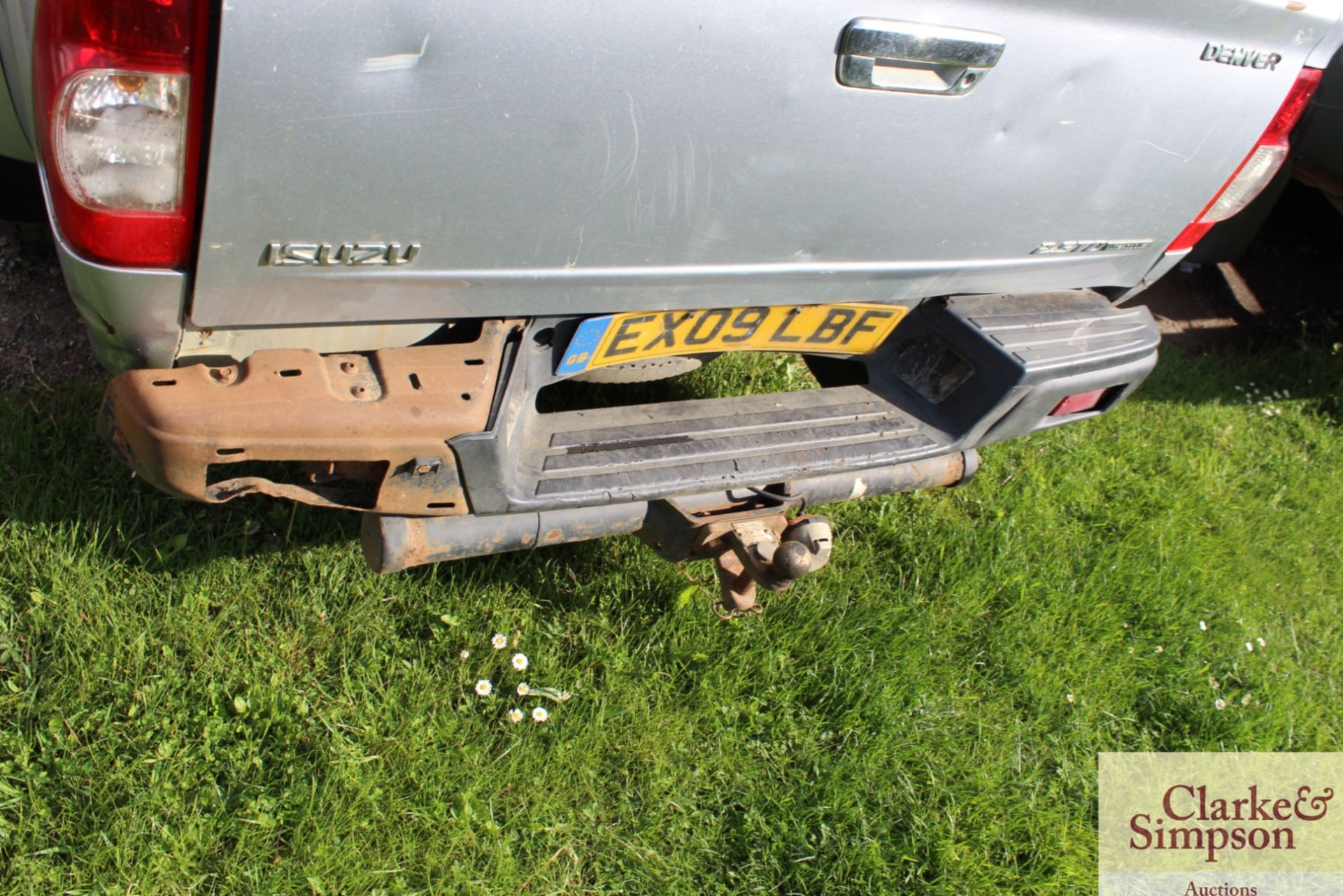 Isuzu Rodeo Denver double cab pickup. Registration EX09 LBF. Date of first registration 03/2009. - Image 15 of 23