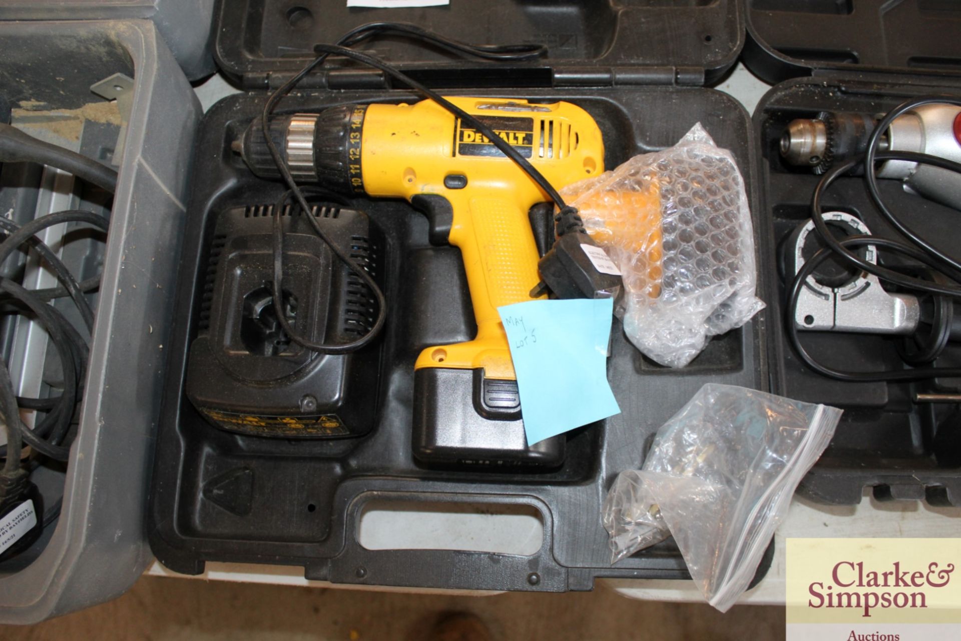 Dewalt 12v drill/ screwdriver. - Image 2 of 2