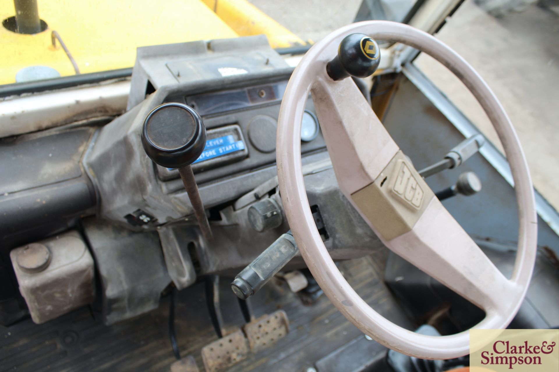 JCB 3CX Sitemaster 2WD backhoe loader. Registration A790 ROU. Date of first registration 10/1983. - Image 30 of 34