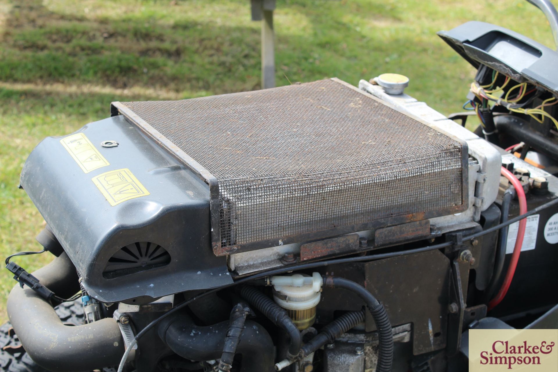 John Deere GX355 diesel ride-on mower. - Image 27 of 33