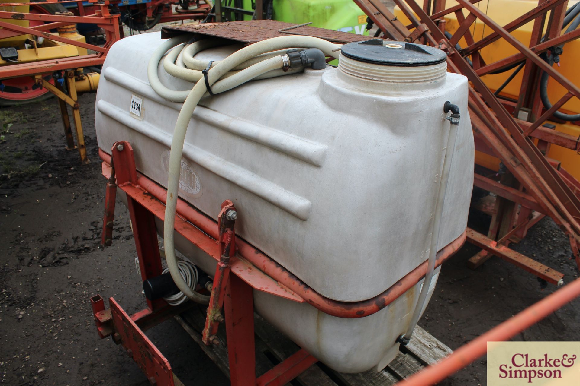 Vicon 630L front tank. With pump and electric valve. * - Image 7 of 8