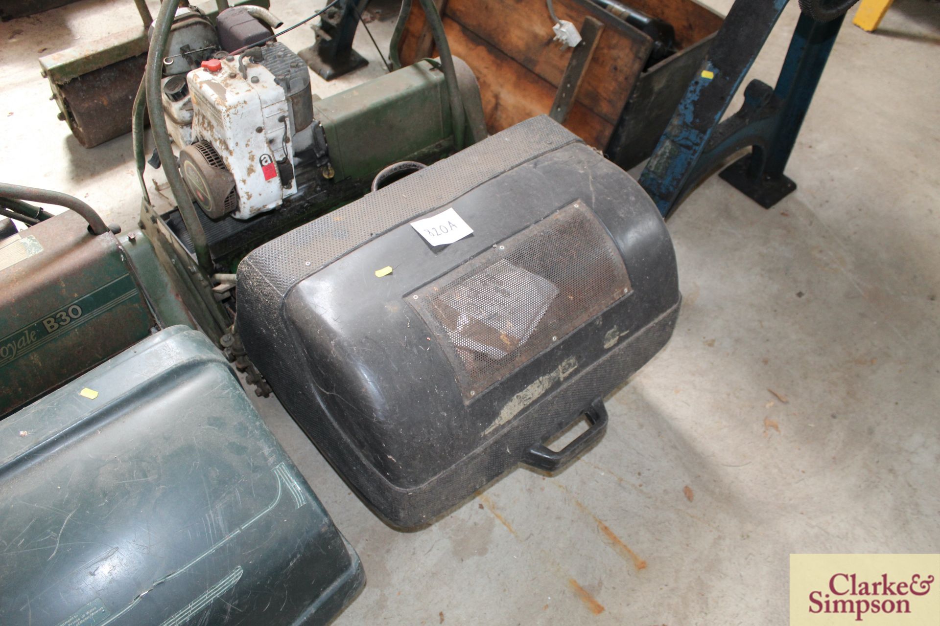 Webb 24in cylinder mower with roller seat. - Image 2 of 5