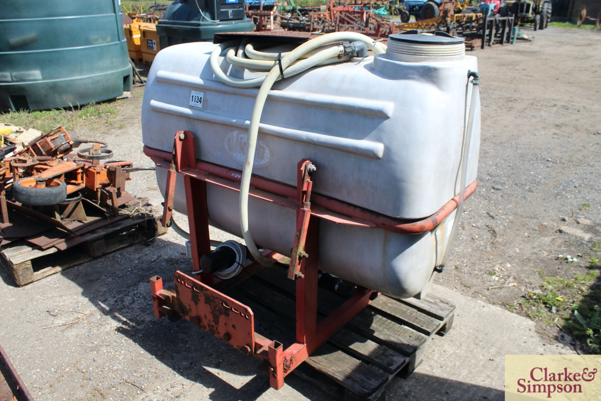 Vicon 630L front tank. With pump and electric valve. * - Image 3 of 8