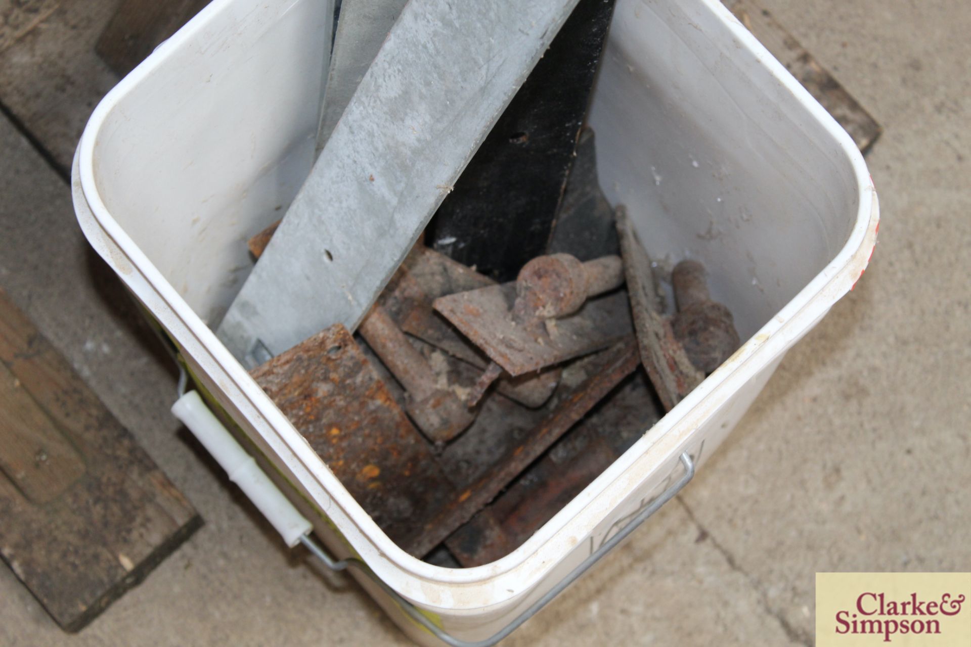 Quantity of hinges. - Image 2 of 2