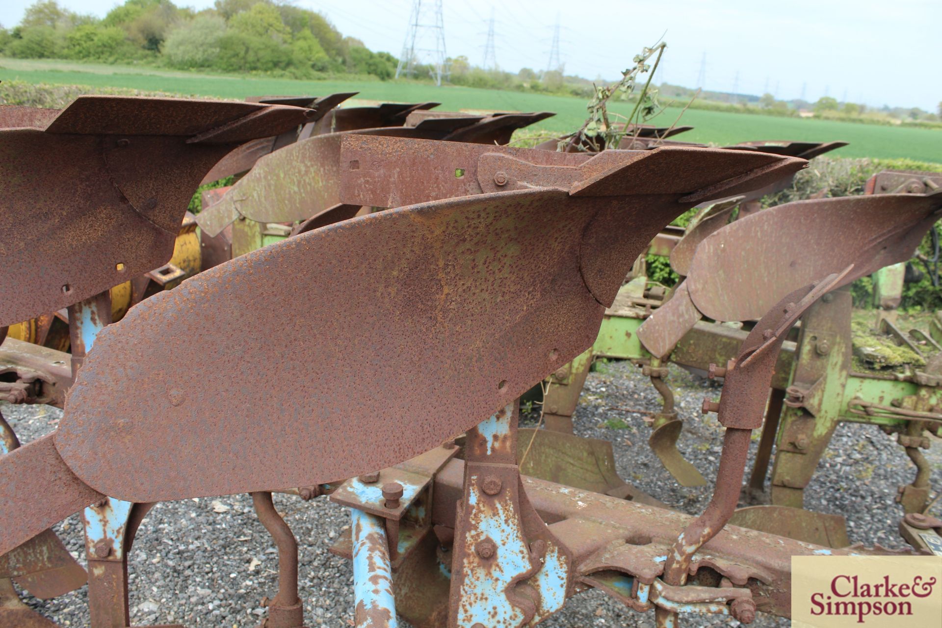 Lemken DL110 3+1F reversible plough. With press arm. - Image 8 of 12